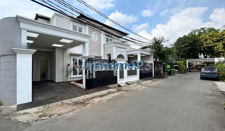 2025 Building House in East Tebet, Access for 3 Cars 2