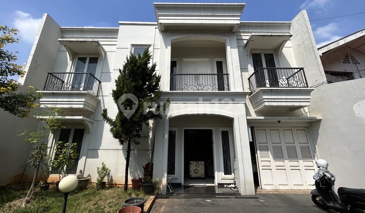 Luxury House in East Tebet, 3-Car Road Access, Comfortable Environment 2