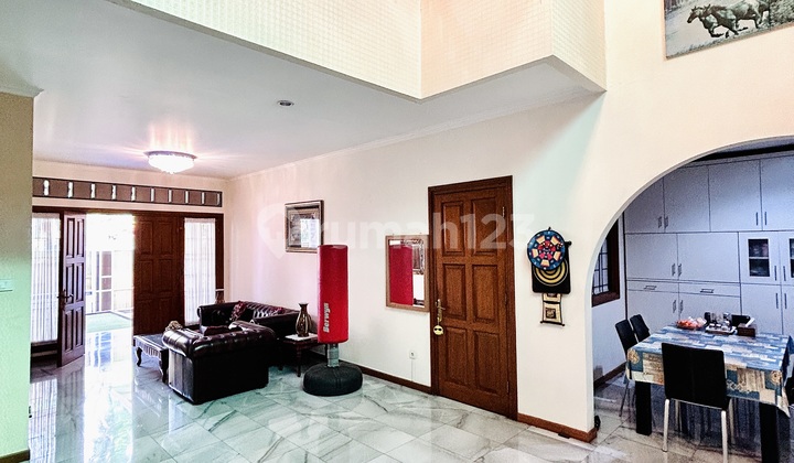 Ready-to-Occupy House in West Tebet with 3-Car Road Access 2