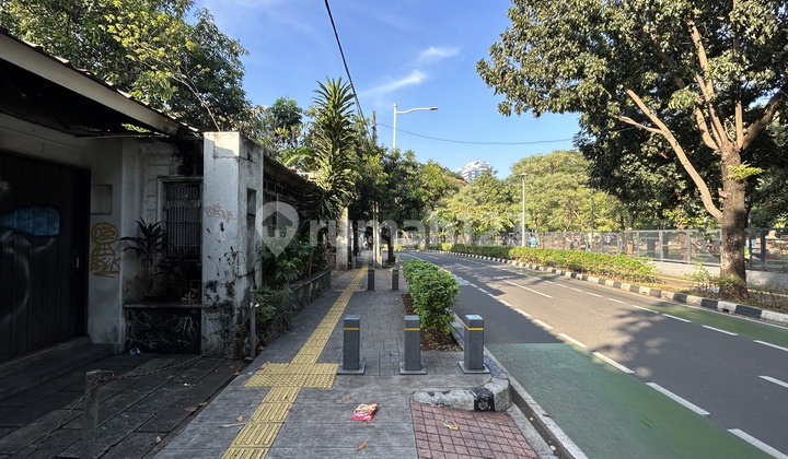 Mini Building di Tebet Timur Raya, Persis di Dpn Taman Ecopark, Lokasi Terbaik di Tebet, Strategis