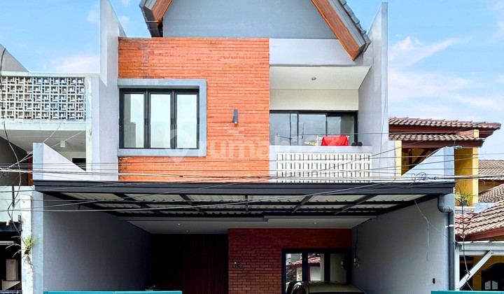 Rumah di Tebet Barat, Bangunan 2025 Akses Jalan 2 Mobil