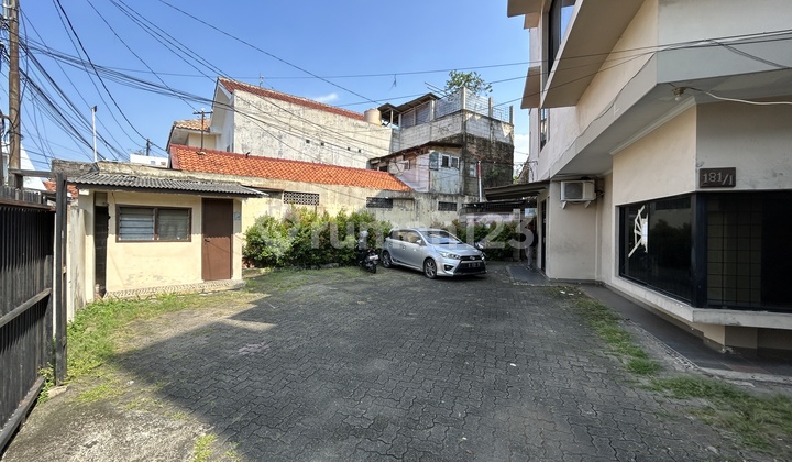 Gedung 3 Lantai dan Rumah Kos 2 Lantai di Tebet, Akses Jalan 2 Mobil Gedung 3 Lantai dan Rumah Kos 2 Lantai di Tebet, Akses Jalan 2 Mobil