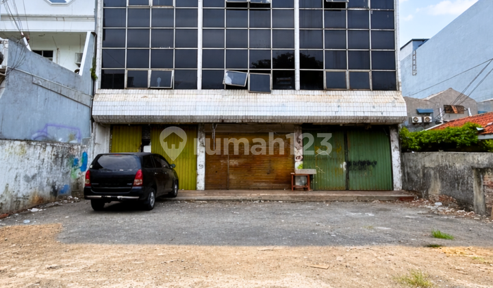 Mini Building, Main Road, 3 Ready-to-Live-in Shophouses, K2 Commercial Zone, Suitable for Office, Business, Commercial Space Dewi Sartika Mini Building, Main Road, 3 Ready-to-Live-in Shophouses, K2 Commercial Zone, Suitable for Office, Business, Commercial Space Dewi Sartika