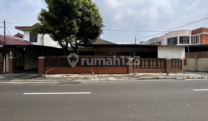 rumah di tebet barat jalan 3 mobil cocok untuk kantor dan usaha 2