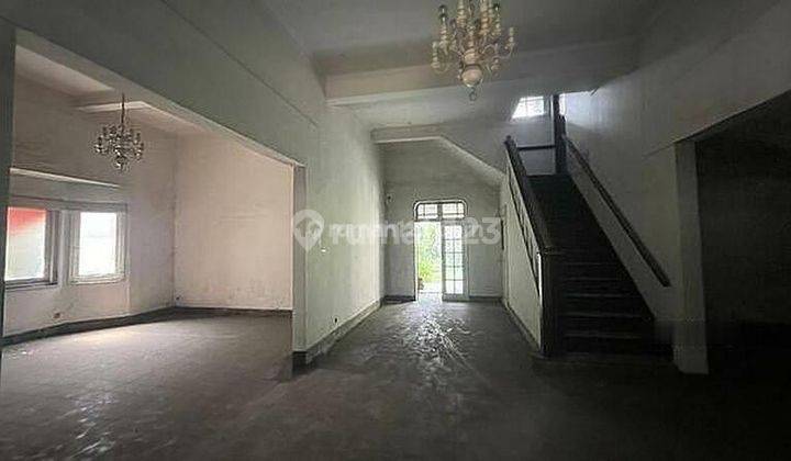 Rumah di Menteng Jalan Raya 1 Arah 2