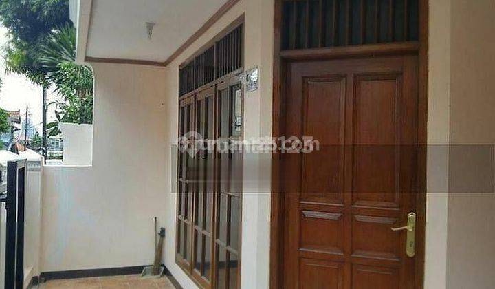 Rumah di Kebon Baru Tebet Akses Jalan 2 Mobil 2