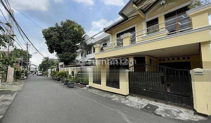 Rumah di Kebon Baru Tebet Akses Jalan 2 Mobil 1