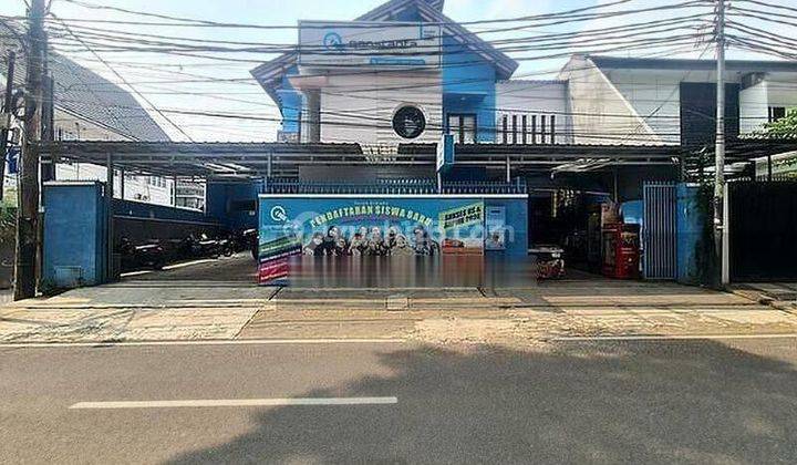 Rumah di Tebet Timur Akses Jalan 3 Mobil Depan Taman 1