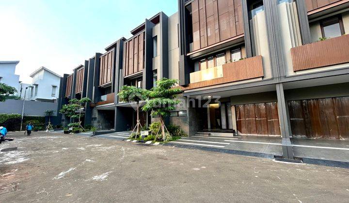 Rumah di Dalam Komplek Townhouse Cluster Pancoran Timur 2