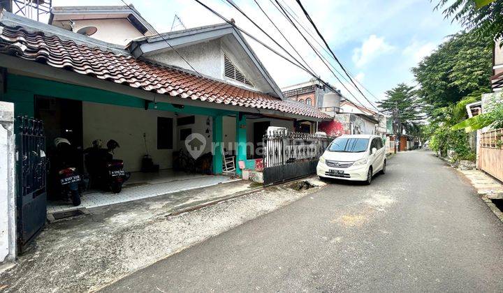 Rumah di Tebet Utara, Akses Jalan 2 Mobil Dekat Taman 1