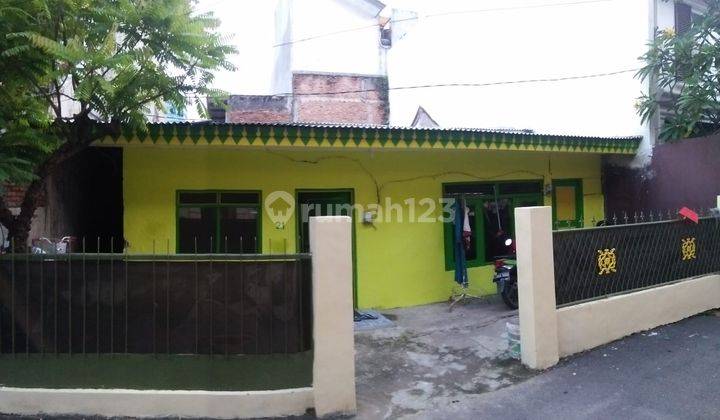 Rumah di Tebet Timur, Akses Jalan 1 Mobil Dekat Taman 1