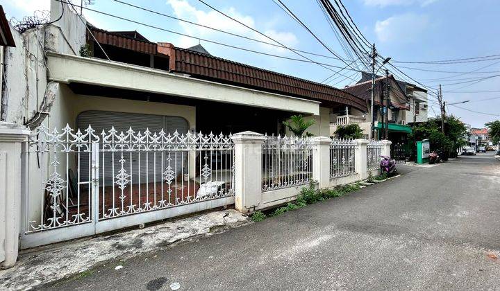 Rumah di tebet utara akses jalan 2 mobil 2