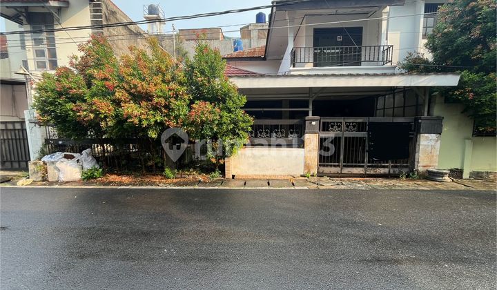 Rumah di Tebet Dalam Akses 2 Mobil Dekat Taman 1