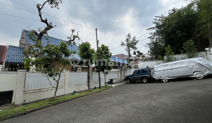 House in Indojati Veteran Pesanggrahan Kebayoran Lama House in Indojati Veteran Pesanggrahan Kebayoran Lama