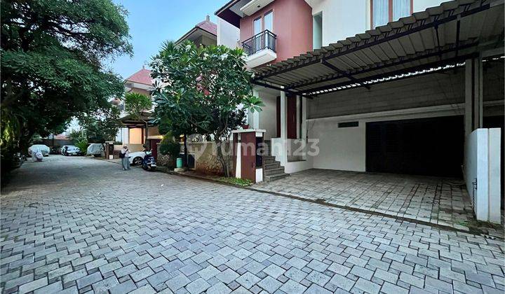 Rumah di Dalam Komplek Cluster Townhouse Pejaten Barat, Akses Row Jalan Lebar 3 Mobil 1