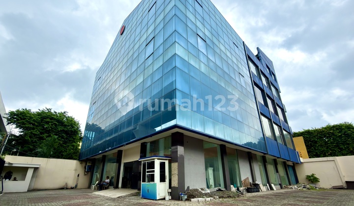 Ready-to-Use Building in Menteng 1