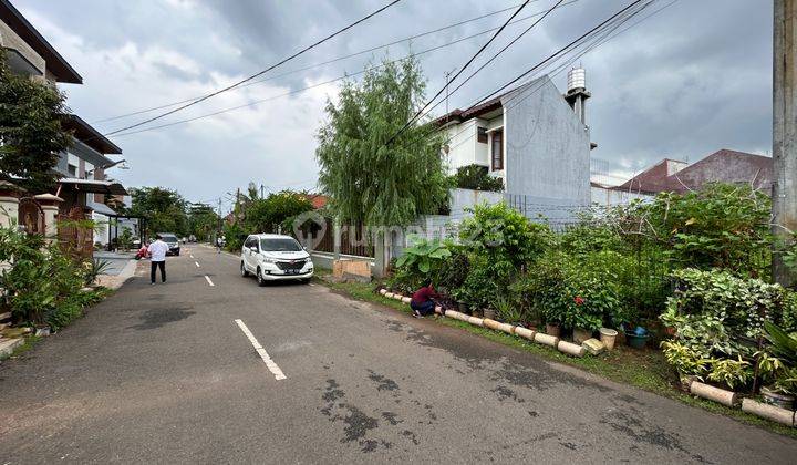 Land plot inside Duren Sawit complex with access for 2 cars.