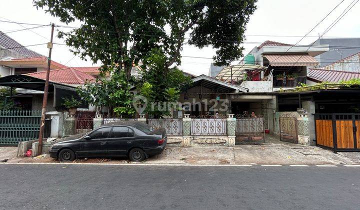 Rumah di Tebet Timur, Akses Jalan 3 Mobil, Dekat Taman Ecopark 1