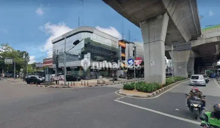 Gedung di Kyai Maja Kebayoran Baru Posisi Hoek Jalan Utama 1