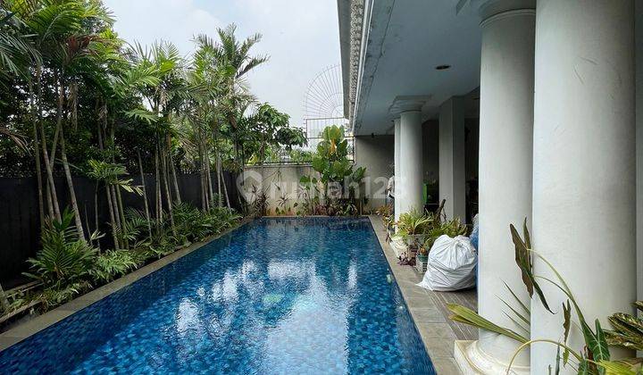 Rumah di Cipete Cilandak, Area Favorit, Akses 2 Mobil, Swimming Pool  1