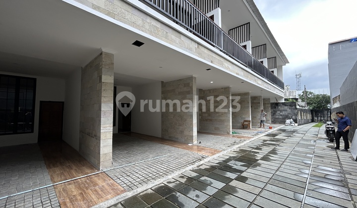 Rumah di Dalam Komplek Cluster Townhouse Menteng Dalam Tebet, Akses Jalan 2 Mobil, One Gate System Rumah di Dalam Komplek Cluster Townhouse Menteng Dalam Tebet, Akses Jalan 2 Mobil, One Gate System