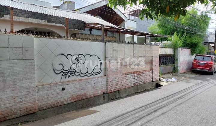 Rumah hitung tanah di kebon baru, dibawah njop 1