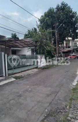 Rumah Akses Jalan 2 Mobil, Komplek Loka Indah Mampang 2