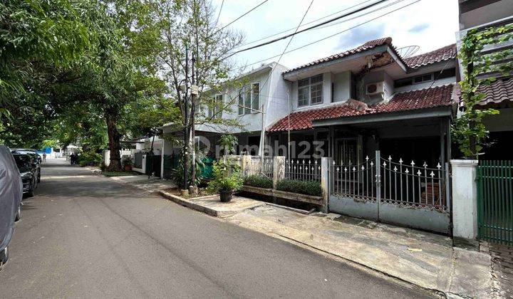 Rumah Hitung Tanah di Dalam Komplek Tebet Mas 1