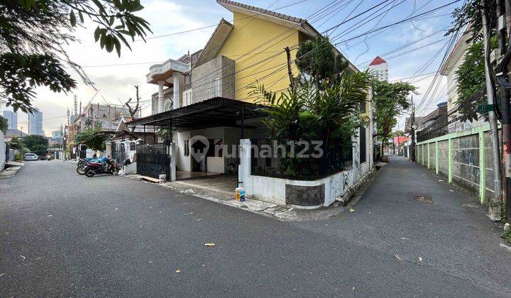 Rumah Siap Huni di Tebet Dalam Tebet Barat, Akses Jalan 2 Mobil 1