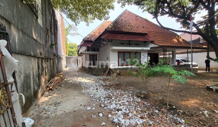 Rumah di menteng, jalan 2 mobil 2
