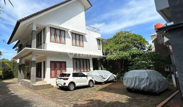 Rumah di Dalam Komplek Menteng Dalam 1