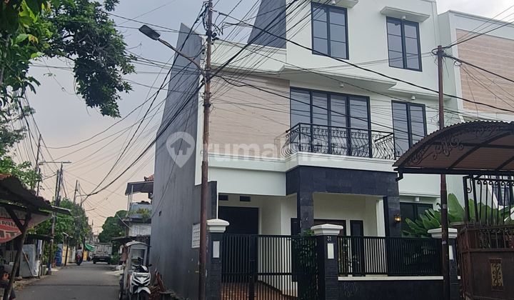 Rumah di Kalibata Utara Akses Jalan 2 Mobil
