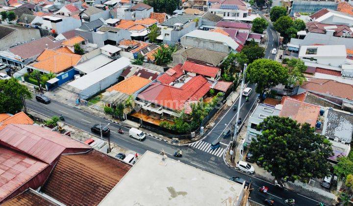 Rumah di Tebet Barat Jalan Raya Komersial 2