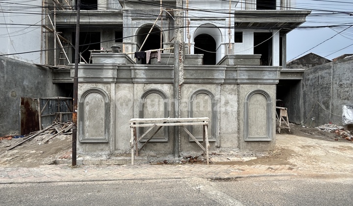 Rumah di Tebet Timur Akses Lebar Jalan 3 Mobil,3 Lantai Ada Lift dan Swimming Pool Kolam Renang Rumah di Tebet Timur Akses Lebar Jalan 3 Mobil,3 Lantai Ada Lift dan Swimming Pool Kolam Renang