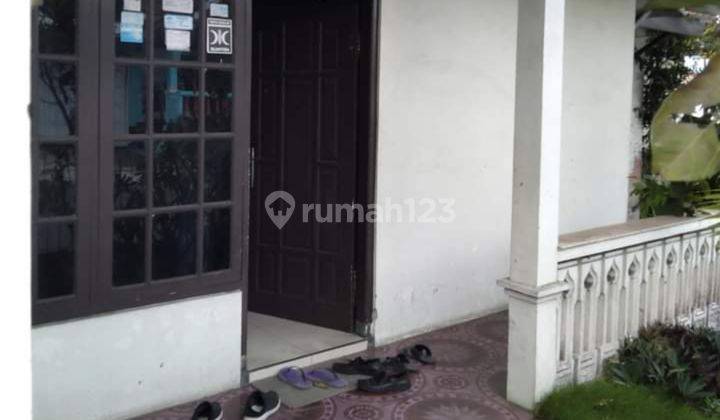 RUMAH MEWAH DEKAT JALAN RAYA POSISI HOOK 1