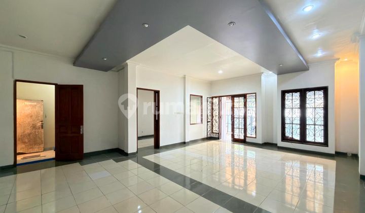 Rumah Toko Sangat Setrategis Dekat Taman Kota Cocok untuk Kantor atau Kuliner Rumah Toko Sangat Setrategis Dekat Taman Kota Cocok untuk Kantor atau Kuliner