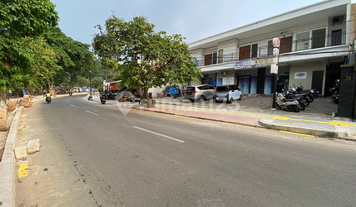 Dijual Tiga Ruko Di Jalan Raya Lokasi Sangat Strategis Dijual Tiga Ruko Di Jalan Raya Lokasi Sangat Strategis
