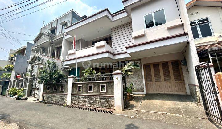 Rumah hadap taman lingkungan tenang dan nyaman harga menarik 2