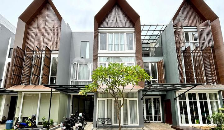 Rumah Mewah Dalam Clusster Lantai Full Marmer