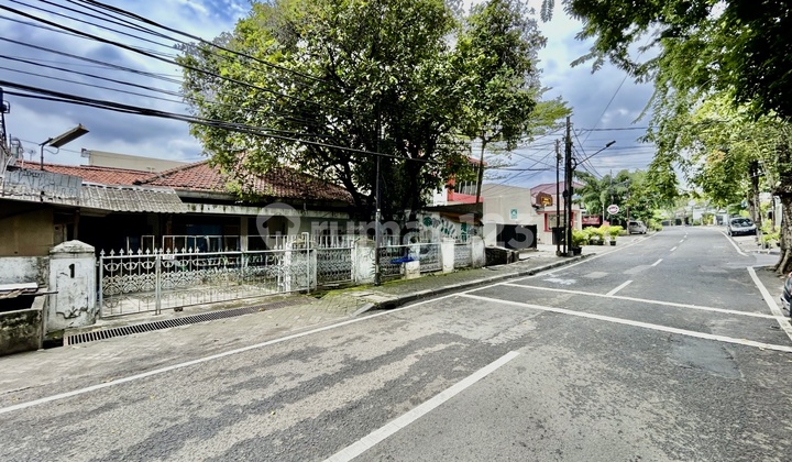 [Tebet Barat Commercial Use] Main road access. Many cafes & restaurants in this area.