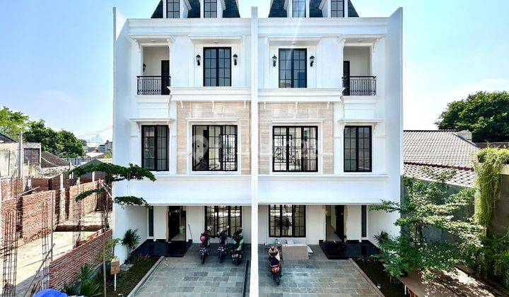 Mampang Prapatan - American Classic Townhouse, Brand New House 1