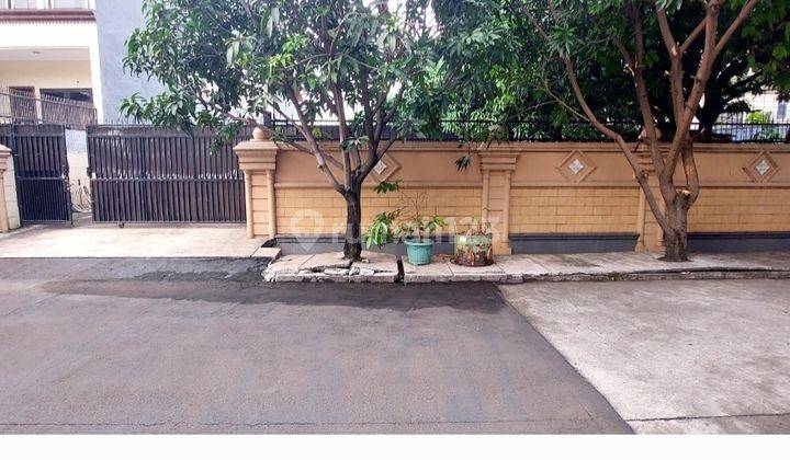 Tanah resident green garden hoek 1