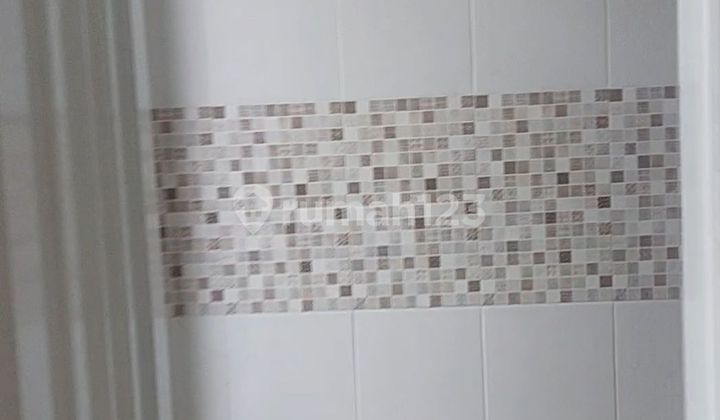 Rumah Baru Taman Ratu 3 Lantai 2