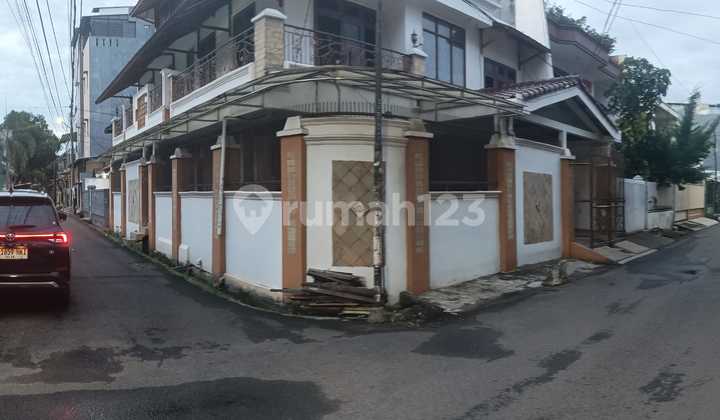 Dijual Rumah Hoek Tanjung Duren Jalan Lebar