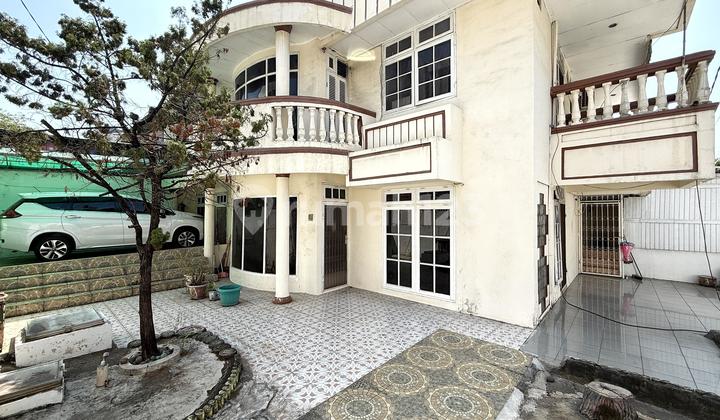 Rumah Taman Ratu Hoek Lokasi Strategis