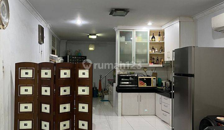 Rumah Di Glodok Dekat Pusat Perdagangan 1