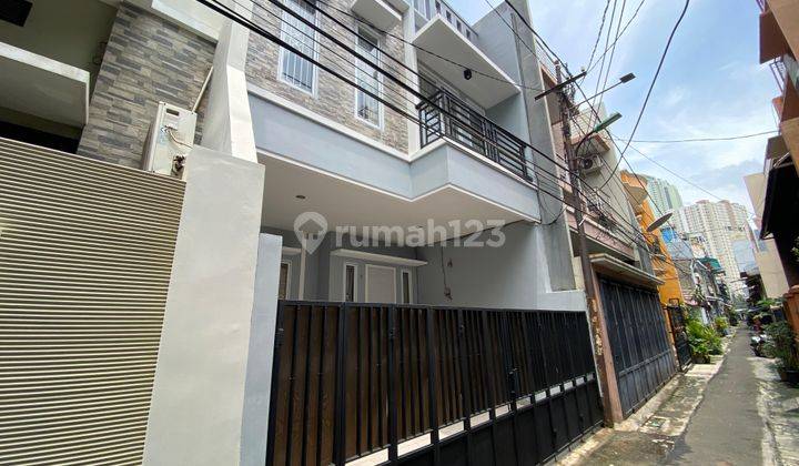 Rumah Bagus Tanjung Duren Akses Mobil 1