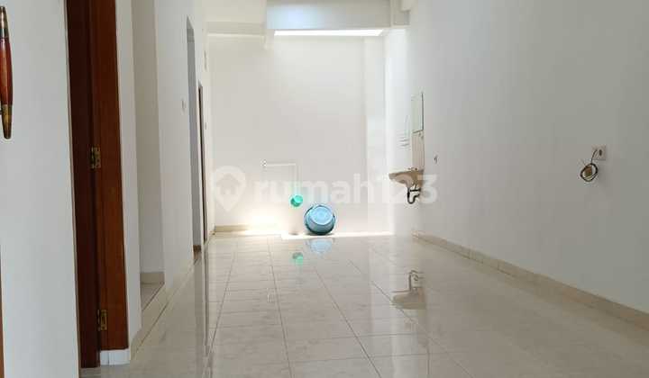 Rumah Tanjung Duren Lebar 6 Akses Jalan 2 Mobil 2