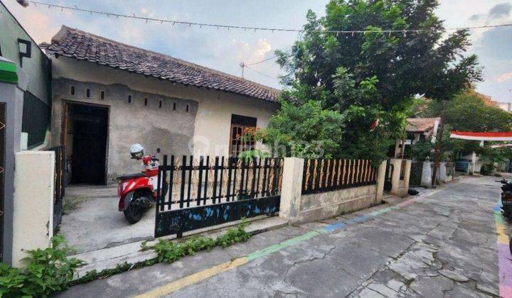 Rumah Murah Hitung Tanah Deket Mall Solo Square 1