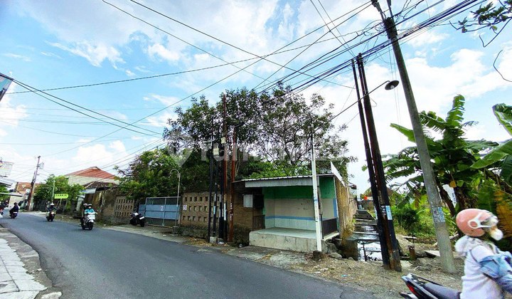 Land Calculation House by the Main Road Near Klodran Toll Land Calculation House by the Main Road Near Klodran Toll